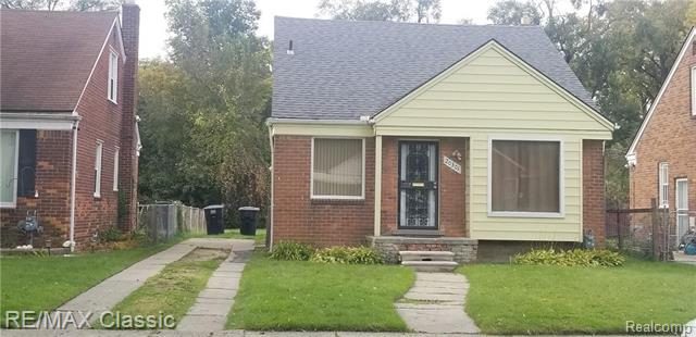 front view picture of 20301 Gilchrist Street, Detroit, MI. 48235