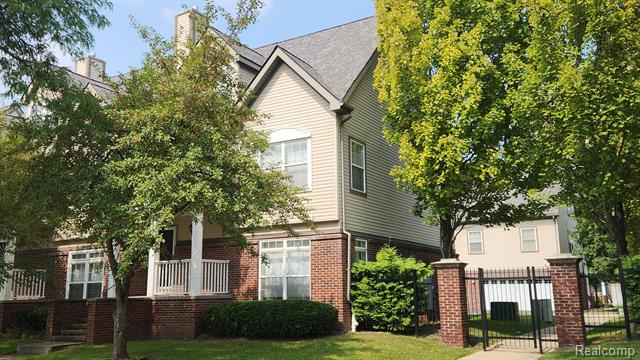 front view picture of 870 Lothrop Road, Detroit, MI. 48202