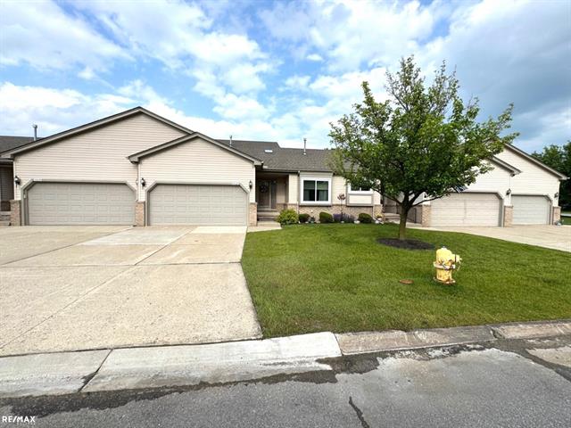 front view picture of 53168 Pineridge Drive, New Baltimore, MI. 48051