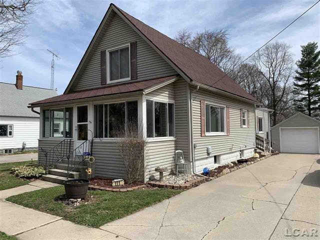 front view picture of 111 Greenleaf St, Onsted, MI. 49265