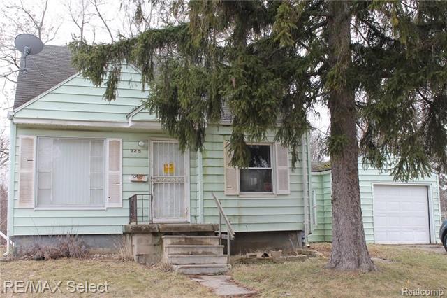 front view picture of 325 W Marengo Avenue, Flint, MI. 48505