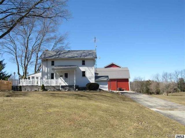 front view picture of 7090 Hallenbeck, Manitou Beach, MI. 49253