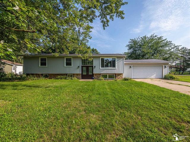 front view picture of 370 S Monroe, Blissfield, MI. 49228