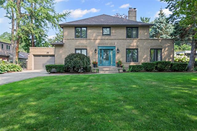 front view picture of 15215 Windmill Pointe Drive, Grosse Pointe, MI. 48230