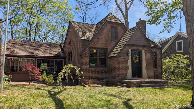 front view picture of 584 Allison Drive, Ann Arbor, MI. 48103