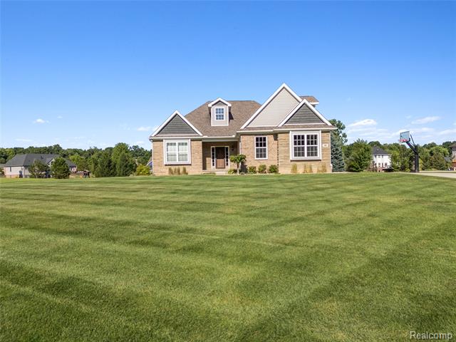 front view picture of 149 W Auburn Trail, Brighton, MI. 48114