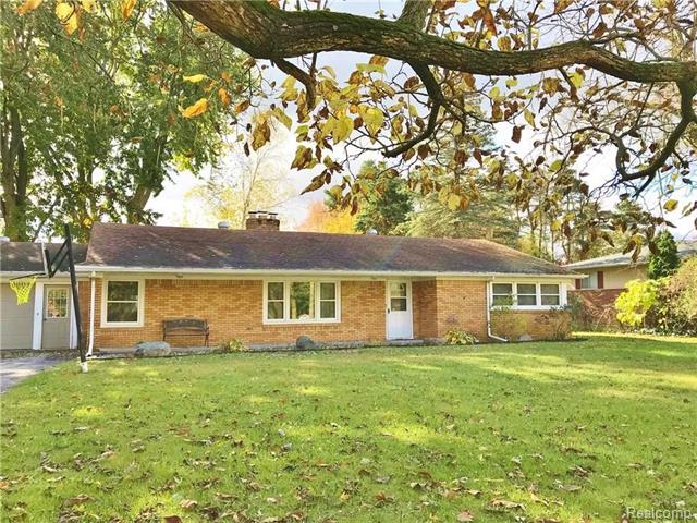 front view picture of 3565 Garden Drive, Lapeer, MI. 48446