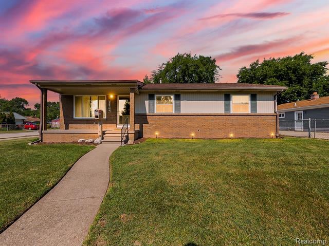 front view picture of 26705 Dartmouth St, Madison Heights, MI. 48071
