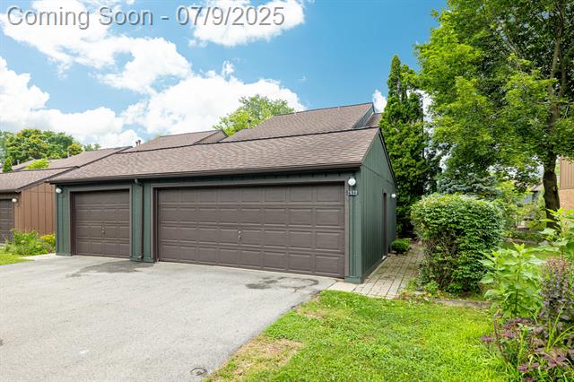 front view picture of 2623 Meade Court, Ann Arbor, MI. 48105