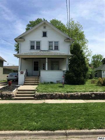 front view picture of 843 Center St, Jackson, MI. 49202