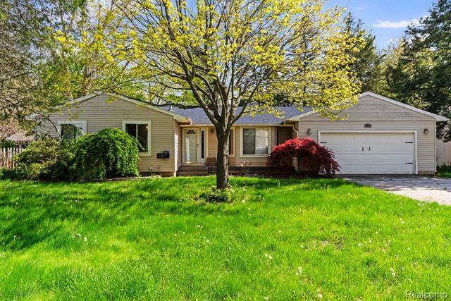 front view picture of 620 Carpenter, Flushing, MI. 48433