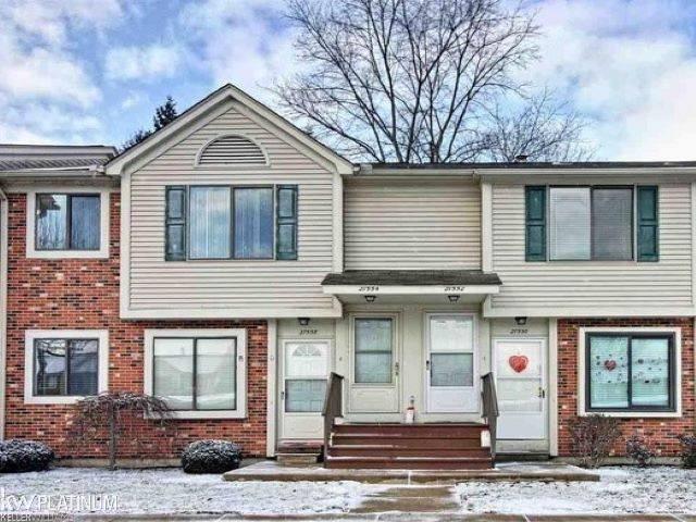 front view picture of 27715 Harrison Woods Lane, Harrison Township, MI. 48045