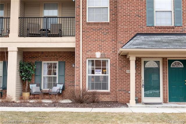 front view picture of 11804 Farmington Road, Livonia, MI. 48150