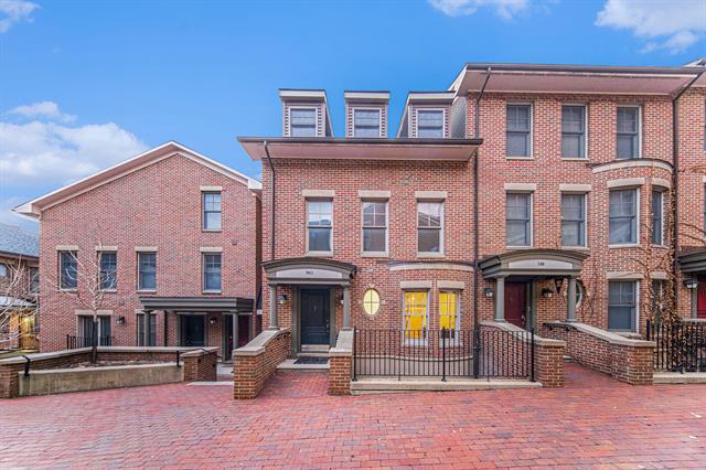 front view picture of 140 Ashley Mews Drive, Ann Arbor, MI. 48104