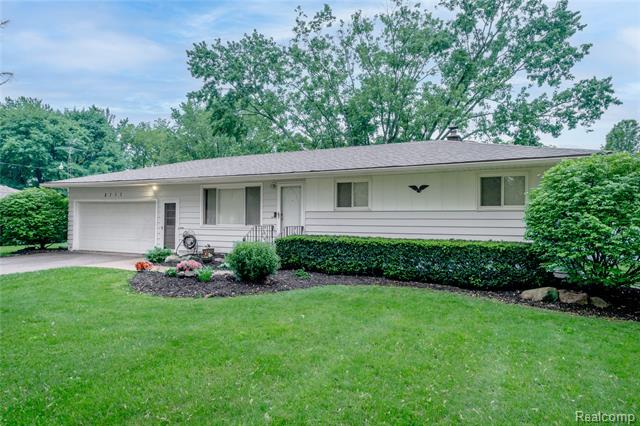 front view picture of 2111 Cashin Street, Burton, MI. 48509