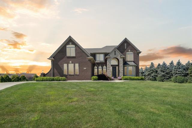 front view picture of 48391 Sherwood Drive, Plymouth, MI. 48170