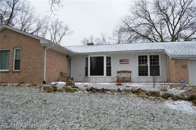 front view picture of 333 Eager Road, Howell, MI. 48843
