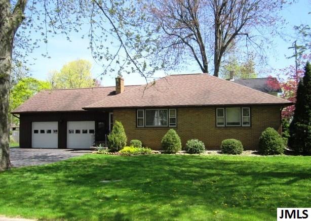 front view picture of 425 Oak Dr, Hudson, MI. 49247