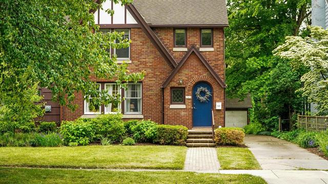 front view picture of 1512 Shadford Road, Ann Arbor, MI. 48104