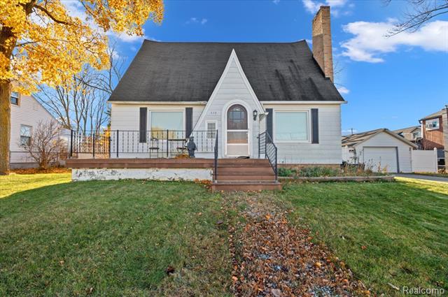 front view picture of 238 E Nepessing Street, Lapeer, MI. 48446