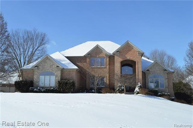 front view picture of 1606 Kriss Crossing Road, Brighton, MI. 48114