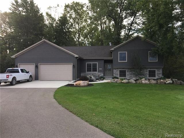 front view picture of 5257 Brookshire Drive, Almont, MI. 48003