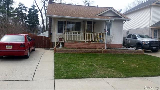 front view picture of 26627 Rialto St, Madison Heights, MI. 48071