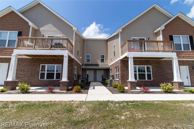 front view picture of 1743 Welland Street, Howell, MI. 48855