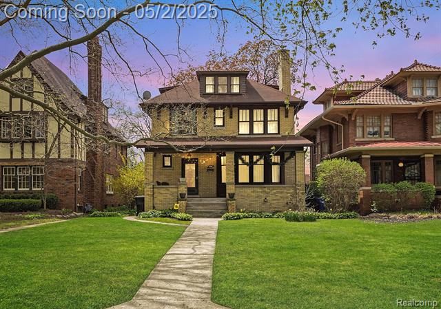 front view picture of 2569 Seminole Street, Detroit, MI. 48214
