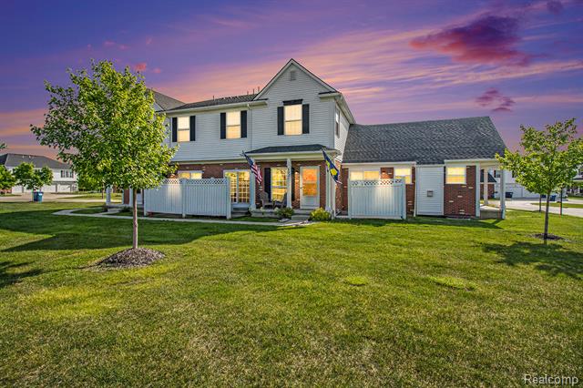 front view picture of 1302 Riversedge Drive, Saline, MI. 48176