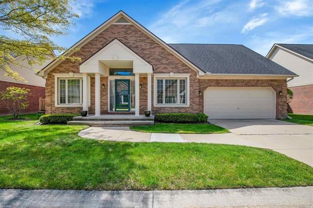 front view picture of 16468 Waverly, Clinton Township, MI. 48038