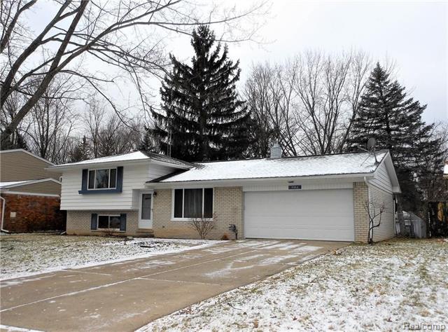 front view picture of 5388 Fern Avenue, Grand Blanc, MI. 48439