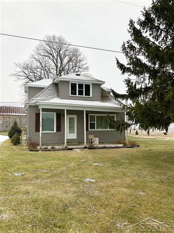 front view picture of 2425 S Thomas, Saginaw, MI. 48609
