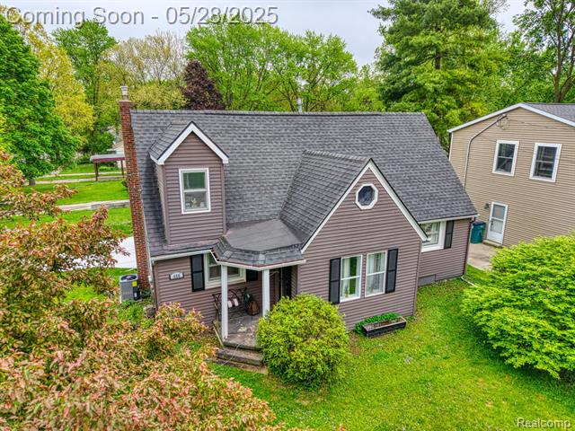 front view picture of 466 Wayland Avenue, East Lansing, MI. 48823