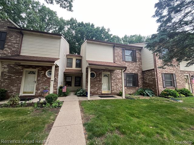 front view picture of 35754 Castlewood Crt, Westland, MI. 48185