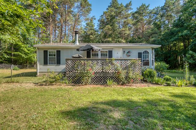 front view picture of 13113 Pinewood St, Gowen, MI. 49326