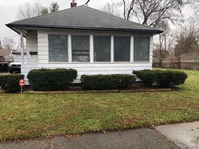 front view picture of 6346 Warwick Street, Detroit, MI. 48228