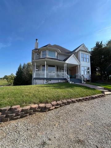 front view picture of 10149 Emerald Drive, Brooklyn, MI. 49230