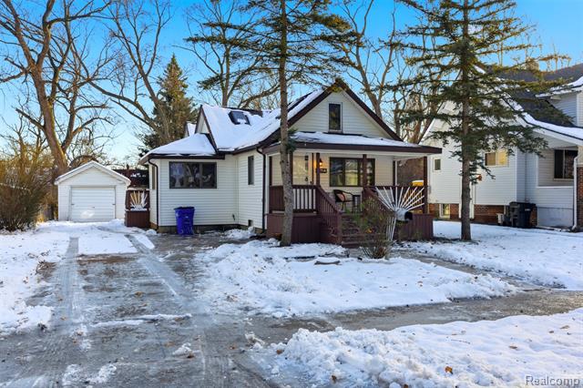 front view picture of 17714 Salem Street, Detroit, MI. 48219