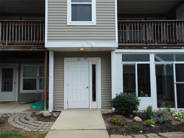 front view picture of 1429 Millbrook Trail, Ann Arbor, MI. 48108