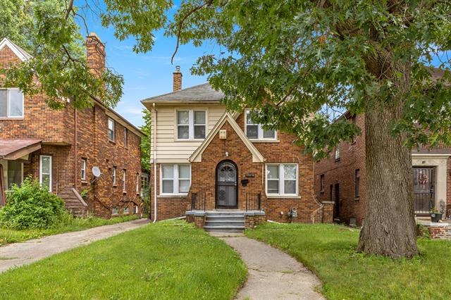front view picture of 17510 Woodingham Drive, Detroit, MI. 48221