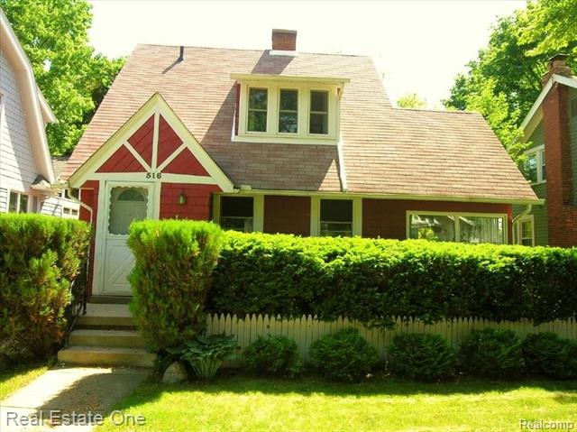 front view picture of 516 Woodcrest Dr, Royal Oak, MI. 48067