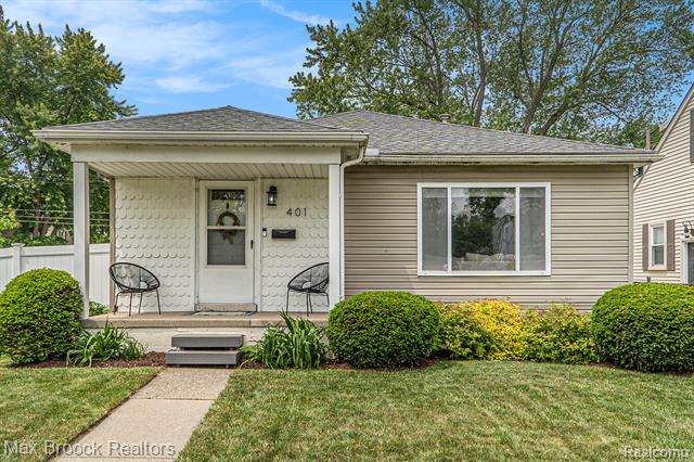 front view picture of 401 N Minerva Ave, Royal Oak, MI. 48067