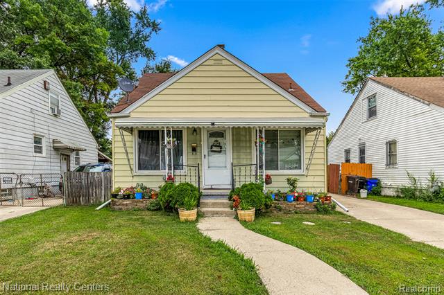 front view picture of 6320 Saint Marys Street, Detroit, MI. 48228