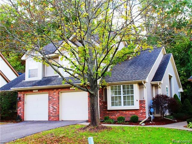 front view picture of 858 Whisperwood Trail, Fenton, MI. 48430