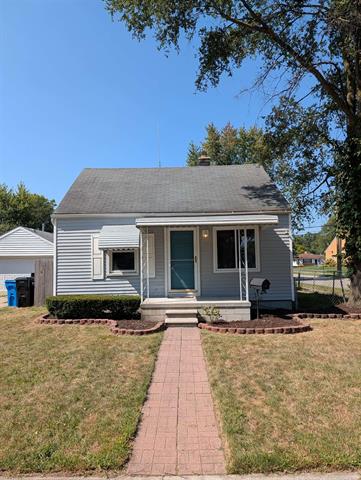 front view picture of 27135 Palmer St, Madison Heights, MI. 48071