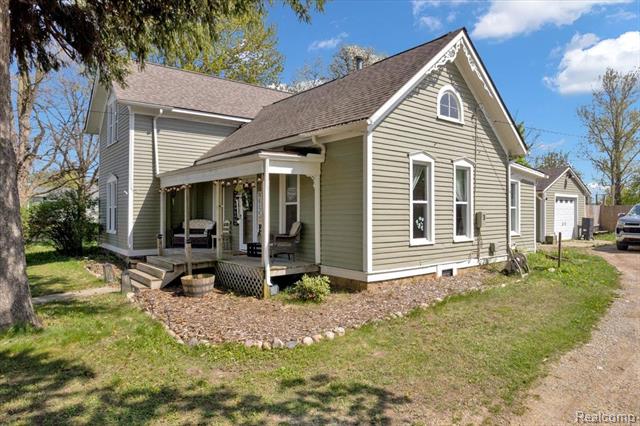 front view picture of 4322 Huron Street, North Branch, MI. 48461