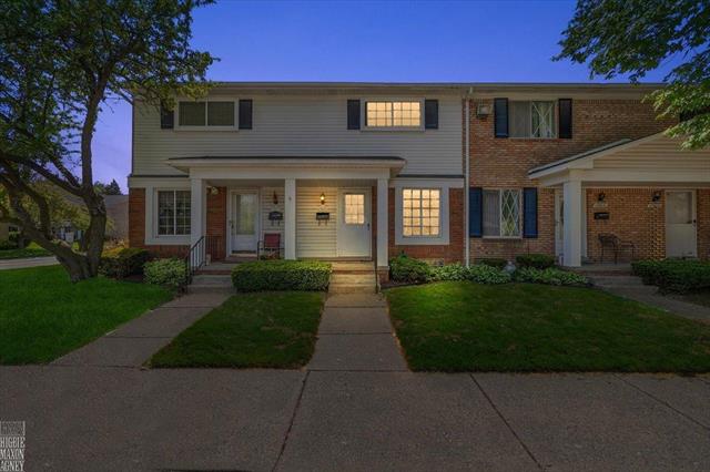 front view picture of 13816 Bonington Drive, Sterling Heights, MI. 48312