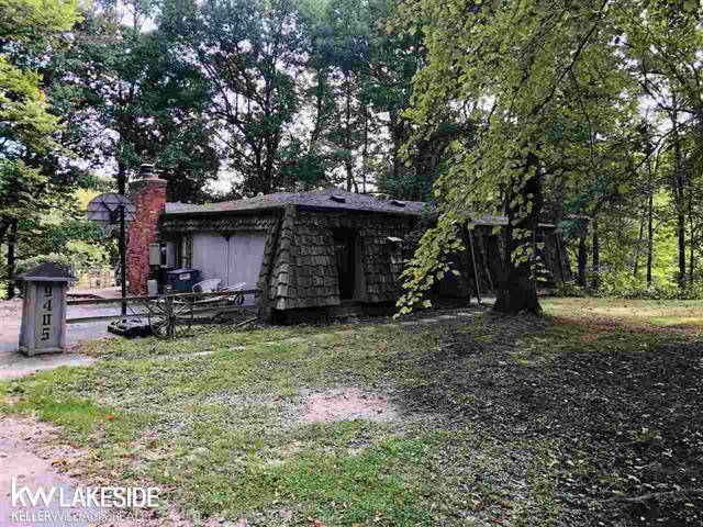 front view picture of 9405 Spicer, Brighton, MI. 48116