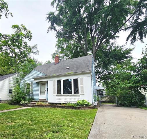front view picture of 410 N Kenwood Ave, Royal Oak, MI. 48067
